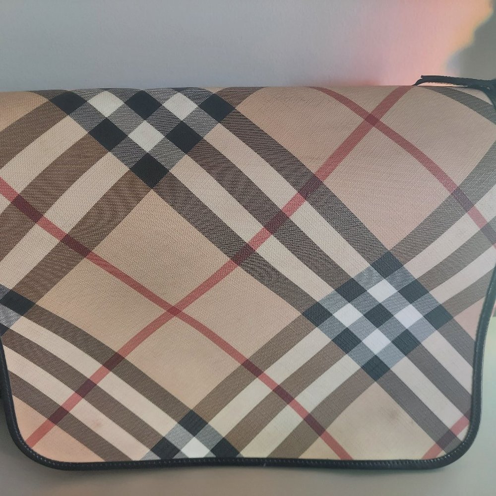 Burberry Nova Check Messenger